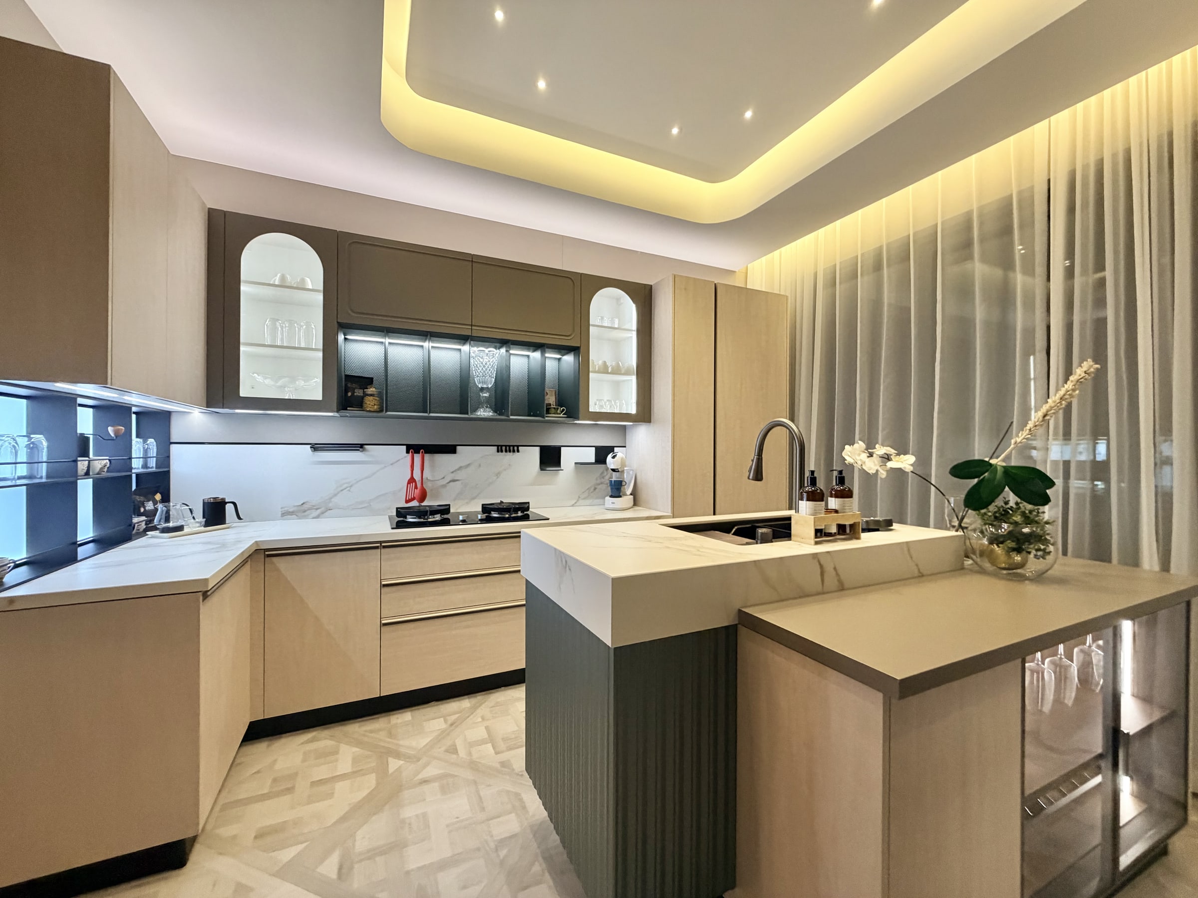 How long does a kitchen renovation take in Dubai?