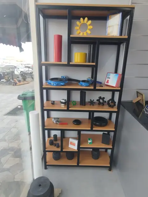 Industrial display shelf with aluminium components and mechanical parts