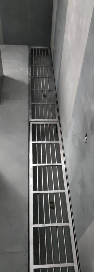 Steel structure erectors UAE: erection-only scope