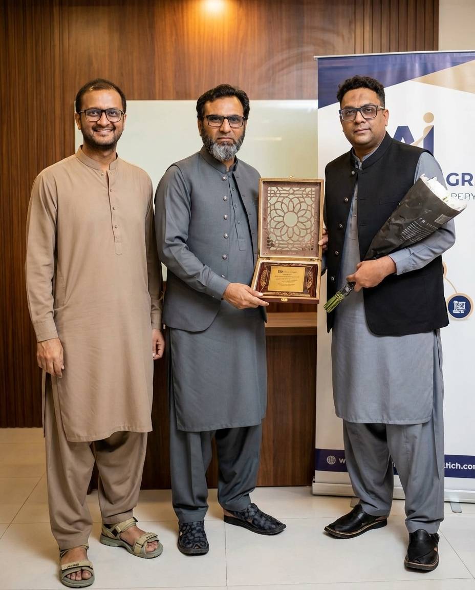 Noor Al Sundus management team receiving an industry award in Dubai