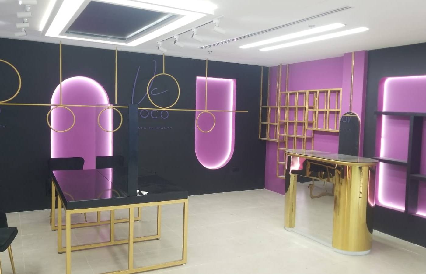 Retail fit-out, feature arches — commercial fit-out by Noor Al Sundus Contracting, Dubai