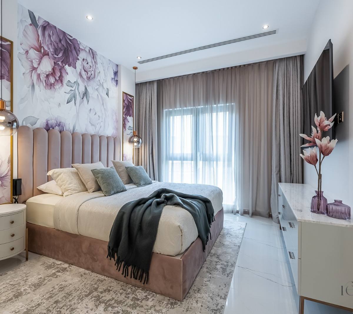 Interior fit-out and aluminium & glass in Dubai: fixed quotes, one crew
